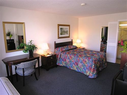 Lodge Atlanta Doraville Room photo